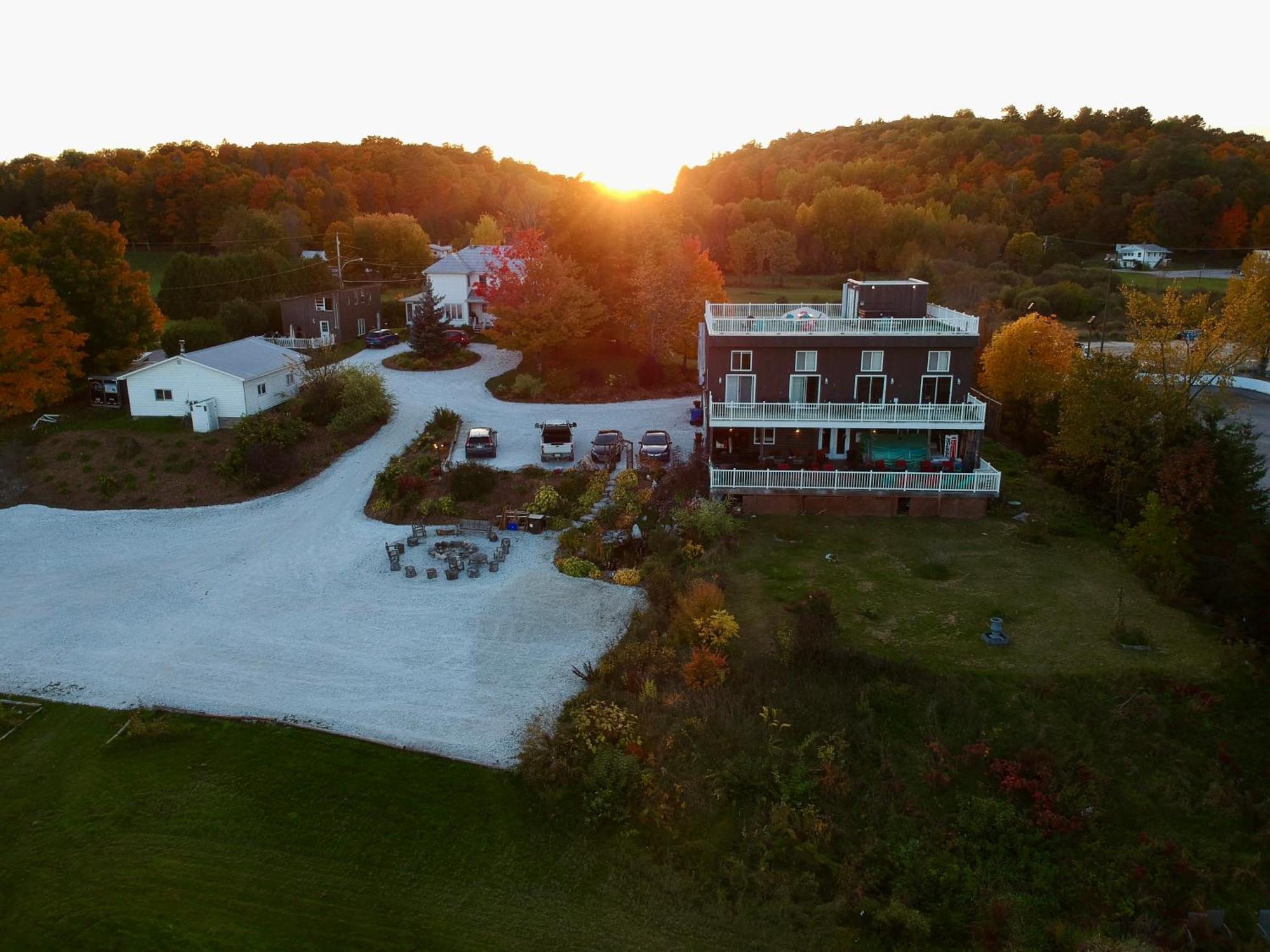 Resort Lac Ste-Marie Lac Sainte-Marie Екстер'єр фото